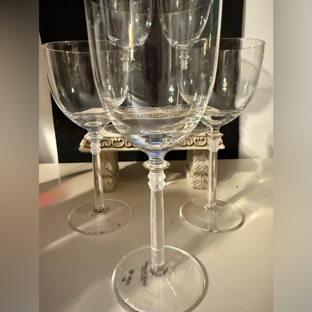 5 Hoya wine glasses. One 7.75” glass, two 7.25” and two 6.75”
